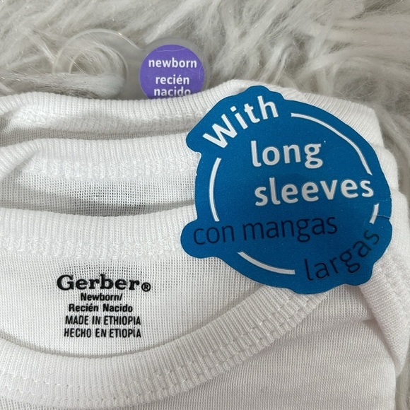 GERBER 3 PACK LONG SLEEVE ONESIES SIZE NEWBORN WHITE UNISEX NEW - Picture 2 of 5